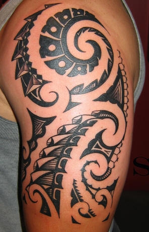 Motiv tetování na rameno 1