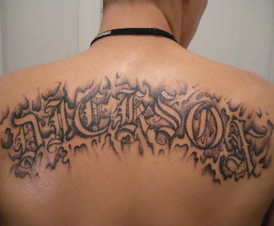 Tetování na horní záda 16