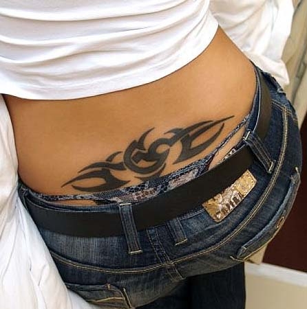 Tetování na spodní záda 37