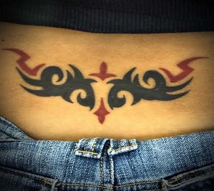 Tetování na spodní záda 41