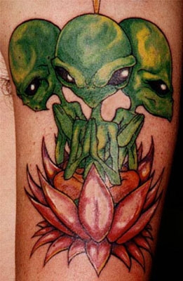 Motiv tetování na paže 34 – Mimozemšťan