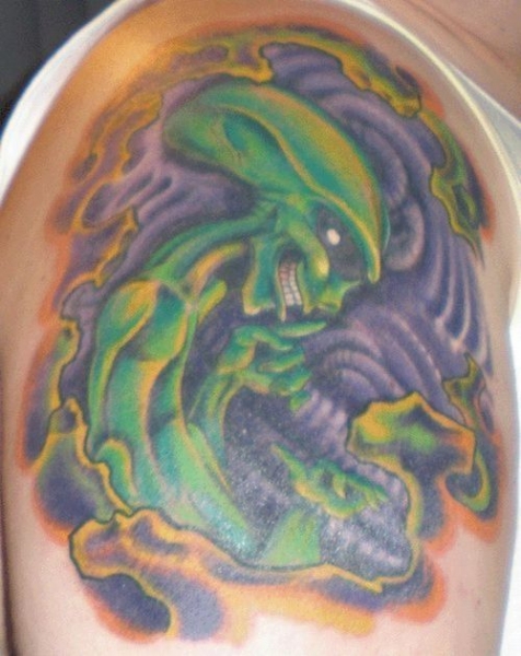 Motiv tetování na paži 39 – Mimozemšťan