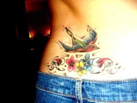 Tetování na spodní záda 18