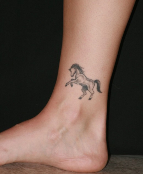 Motiv tetování na kotník 37